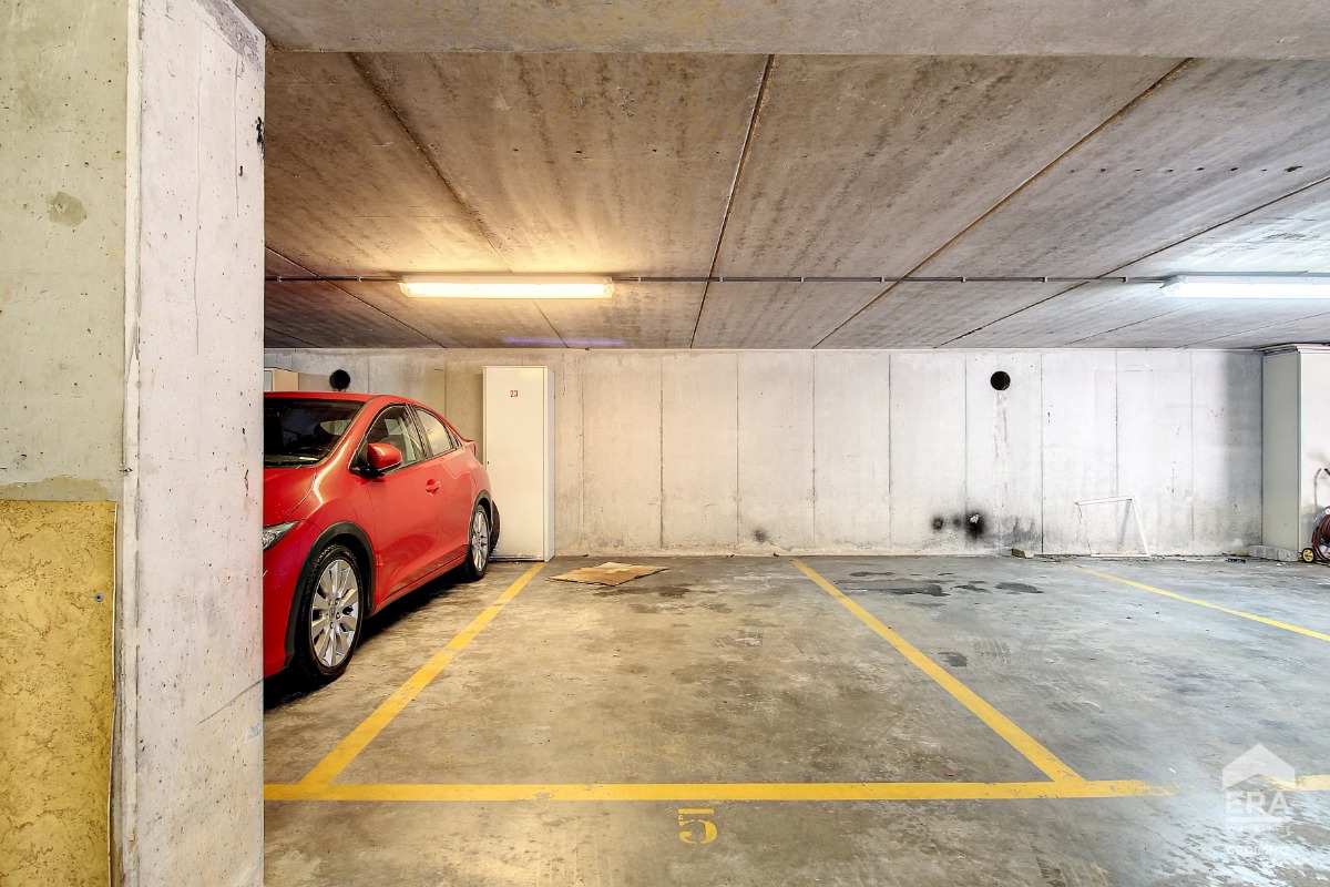 EMPLACEMENT DE PARKING INTERIEUR € 75 / month ERA